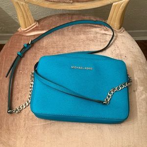 MICHAEL KORS CROSSBODY PURSE
